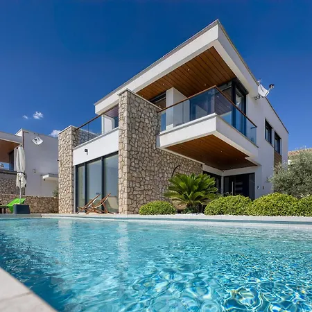 Rosciola Villa *