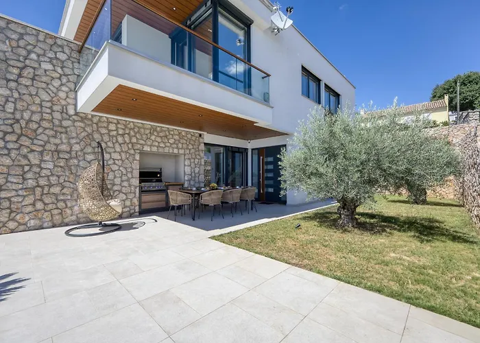Rosciola Villa *
